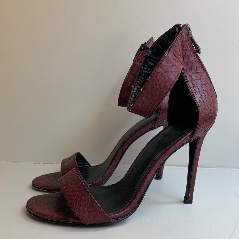 Genuine Snakeskin High Heels - Picture 4 of 8